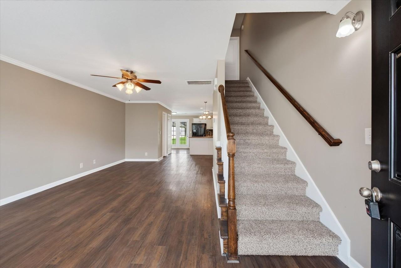 343 Sam Houston Cir - Photo 5 of 36