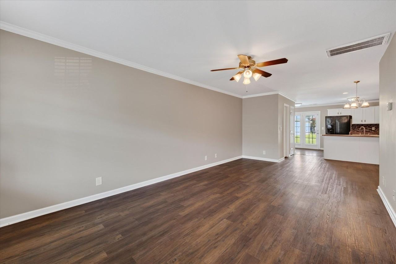 343 Sam Houston Cir - Photo 6 of 36