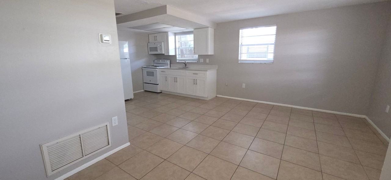 611 Osceola Rd - Photo 2 of 25
