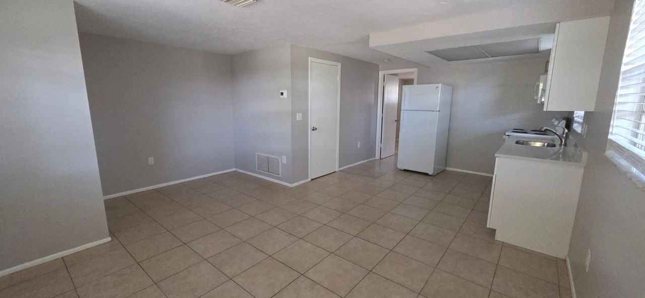 611 Osceola Rd - Photo 3 of 25