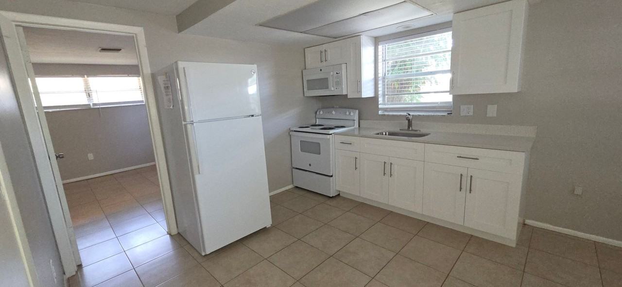 611 Osceola Rd - Photo 5 of 25