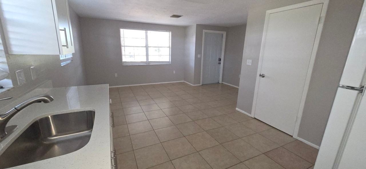 611 Osceola Rd - Photo 6 of 25