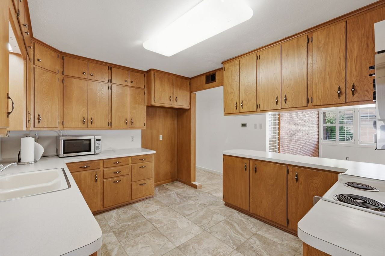 512 Helena St - Photo 4 of 19
