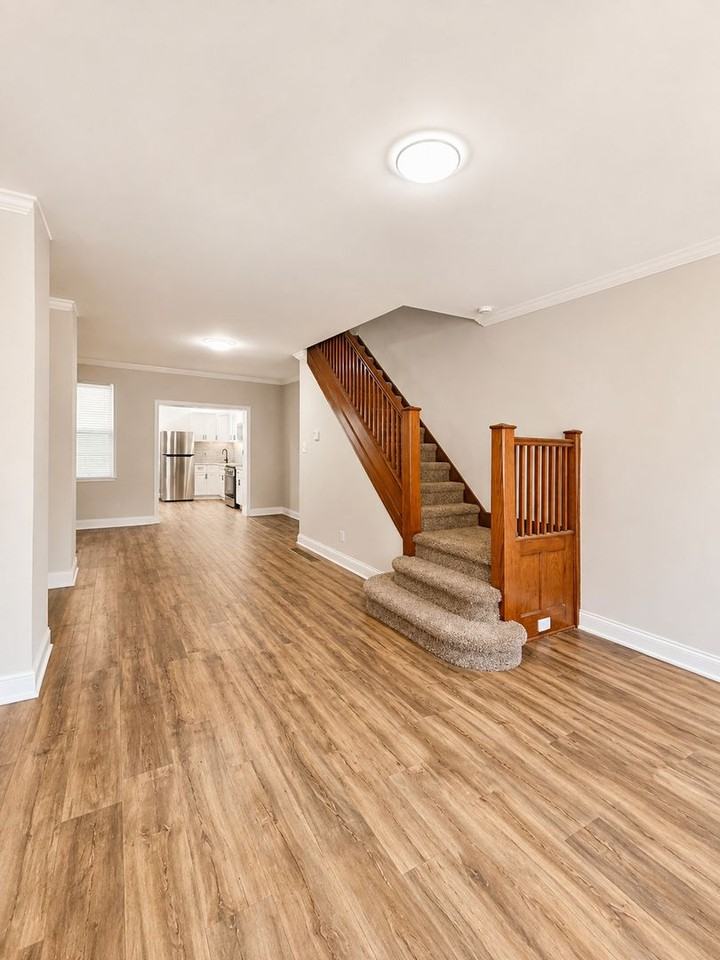1813 E Madison St - Photo 3 of 26