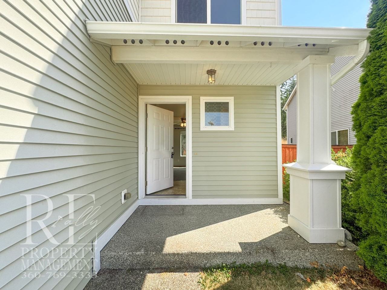 2290 Sw Siskin Cir - Photo 2 of 25