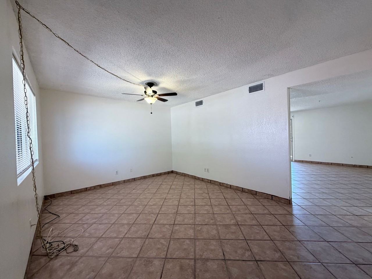 131 Colombo Ave - Photo 3 of 23