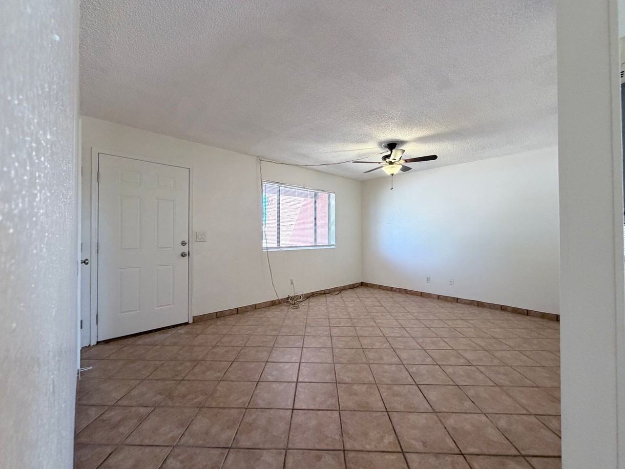 131 Colombo Ave - Photo 4 of 23