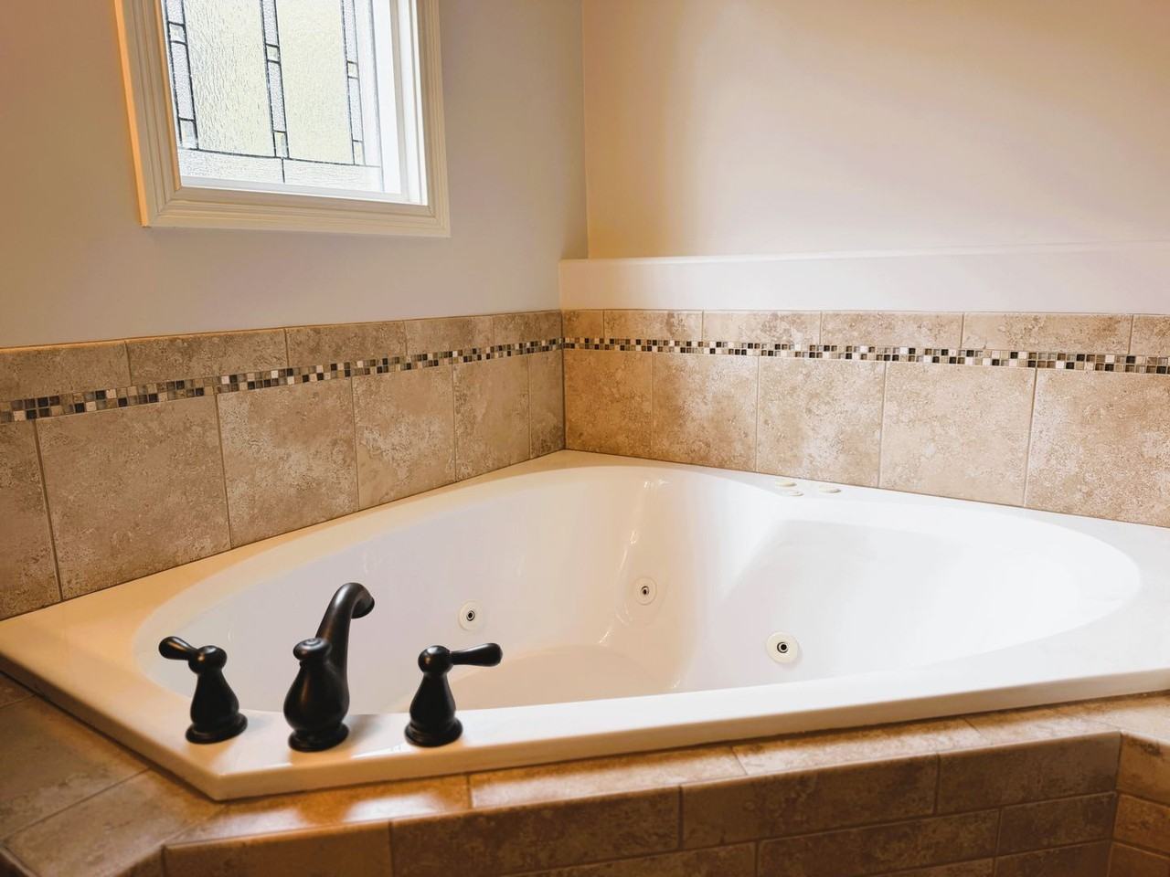 8123 Autumn Dr - Photo 5 of 50