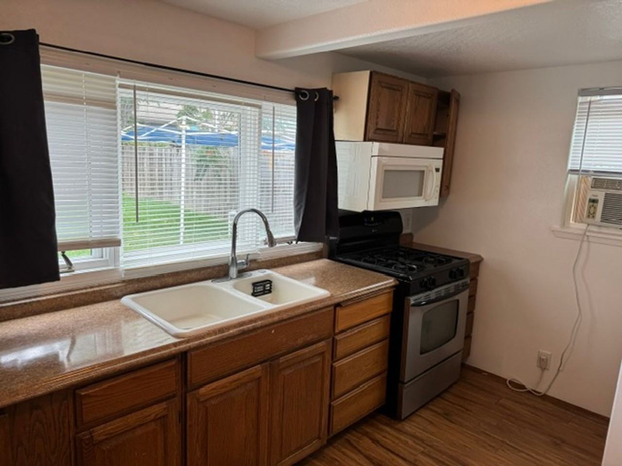 819 Taylor St - Photo 4 of 16