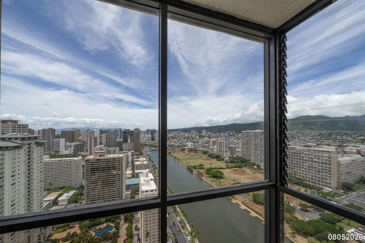 2121 Ala Wai Blvd #4002 - Photo 4 of 33