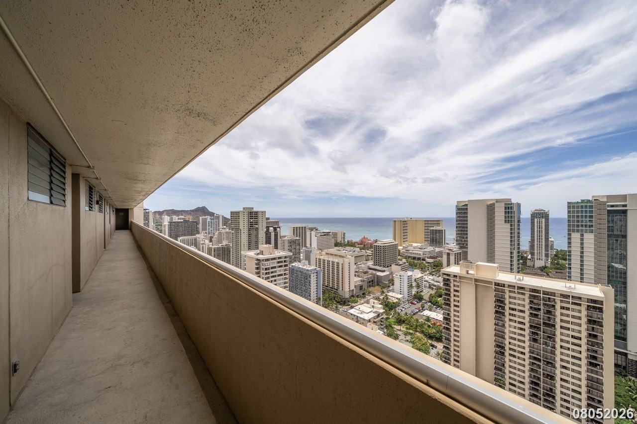 2121 Ala Wai Blvd #4002 - Photo 6 of 33