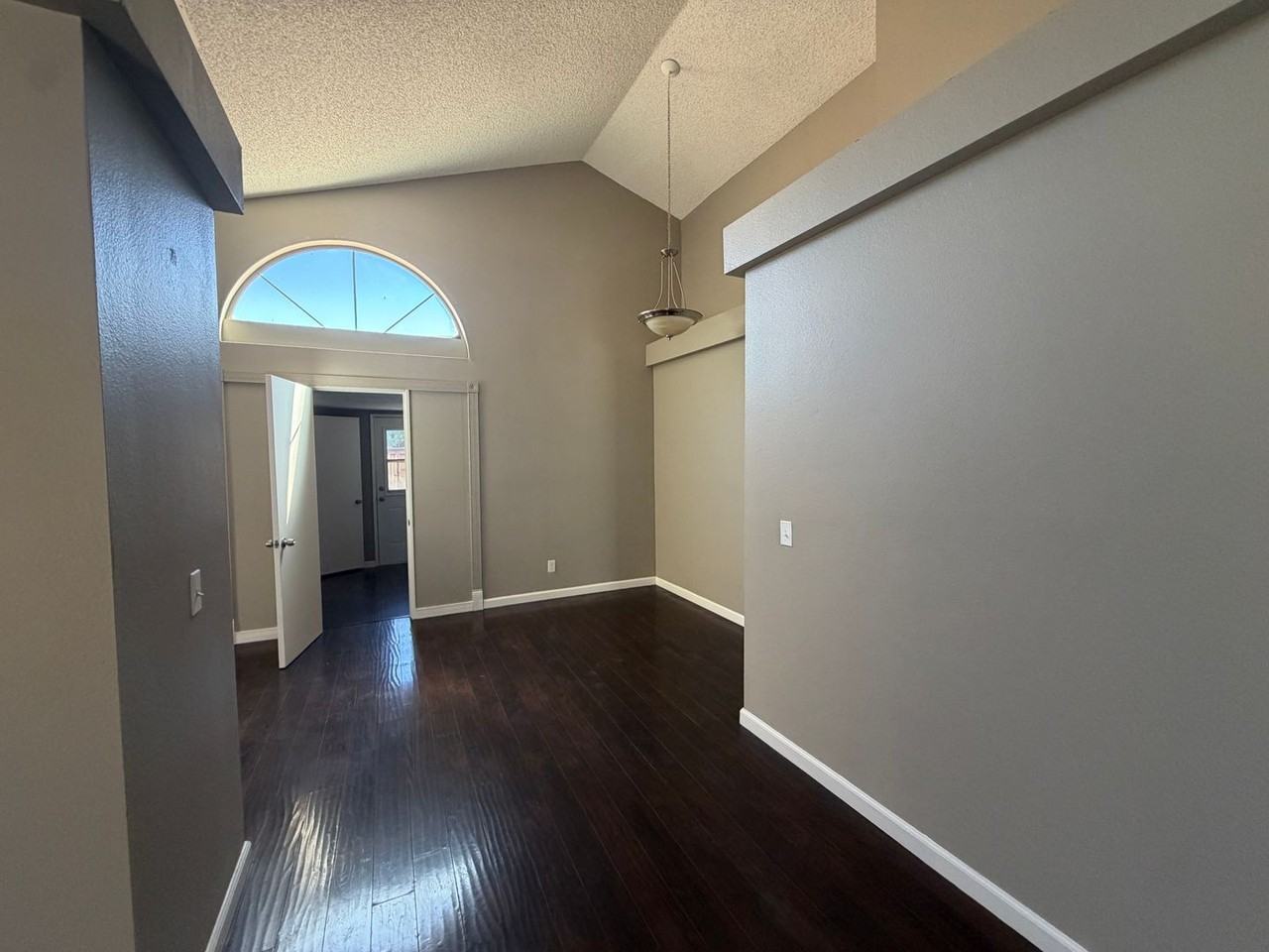 4937 Sunburst Dr - Photo 4 of 14