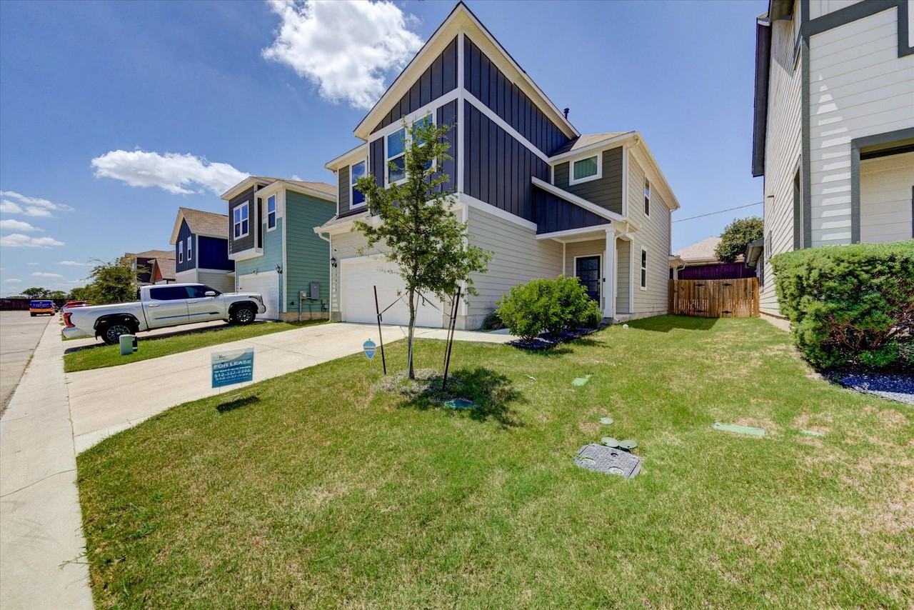 15610 Ellinger Dr - Photo 2 of 38