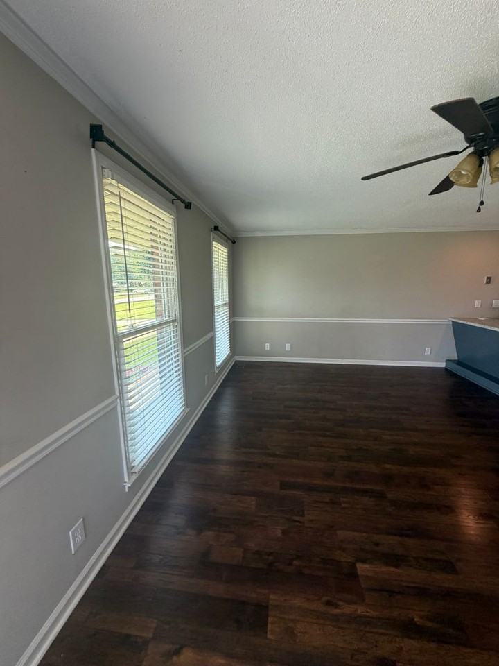 526 Westwood Dr - Photo 2 of 25