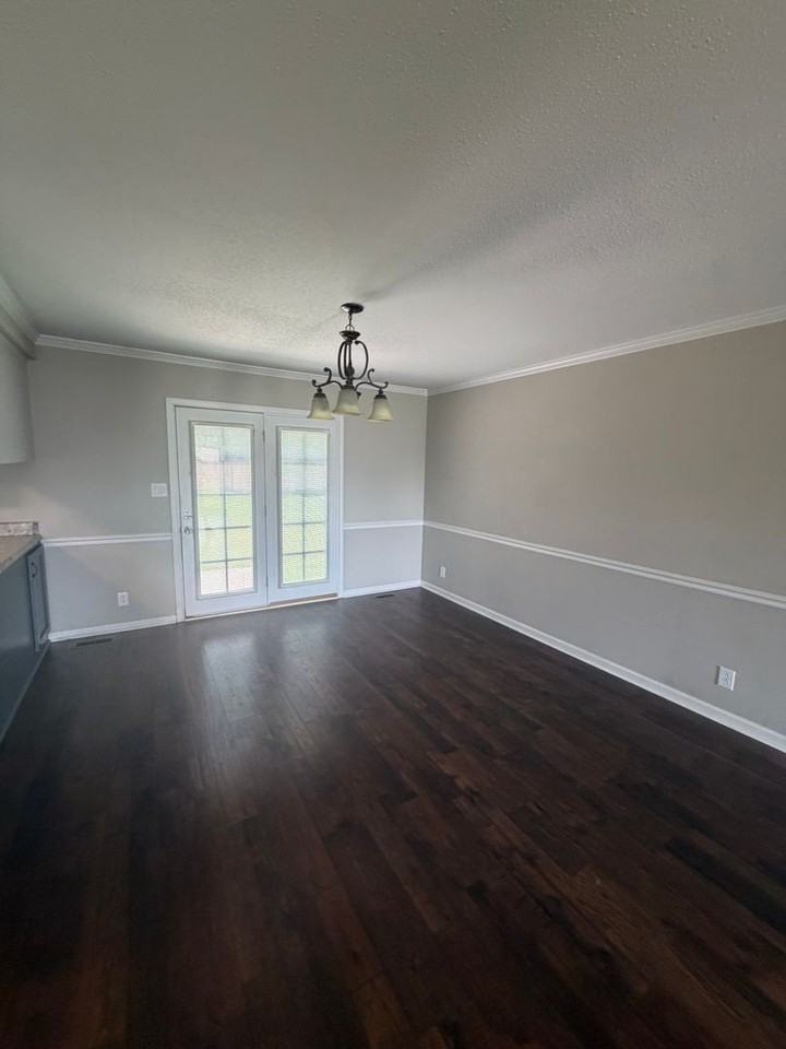 526 Westwood Dr - Photo 7 of 25