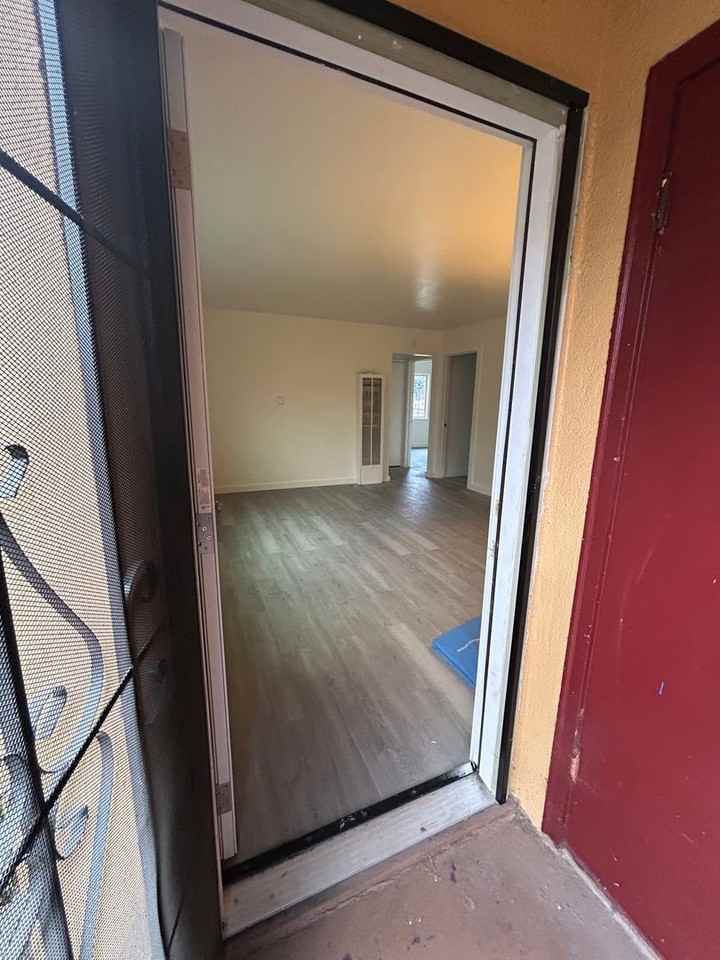 2324 92nd Ave - Photo 3 of 23