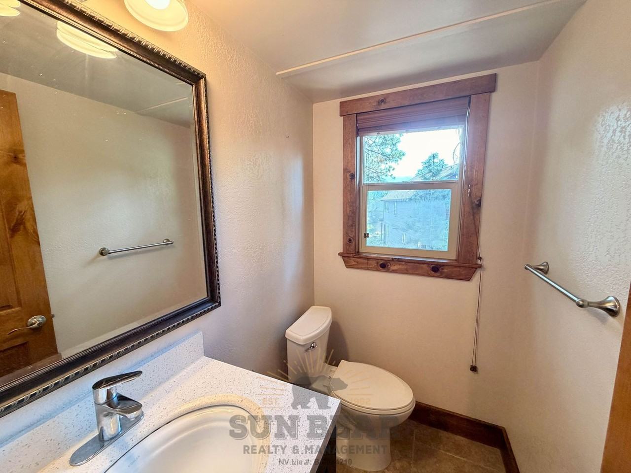 702 College Dr - Photo 7 of 15