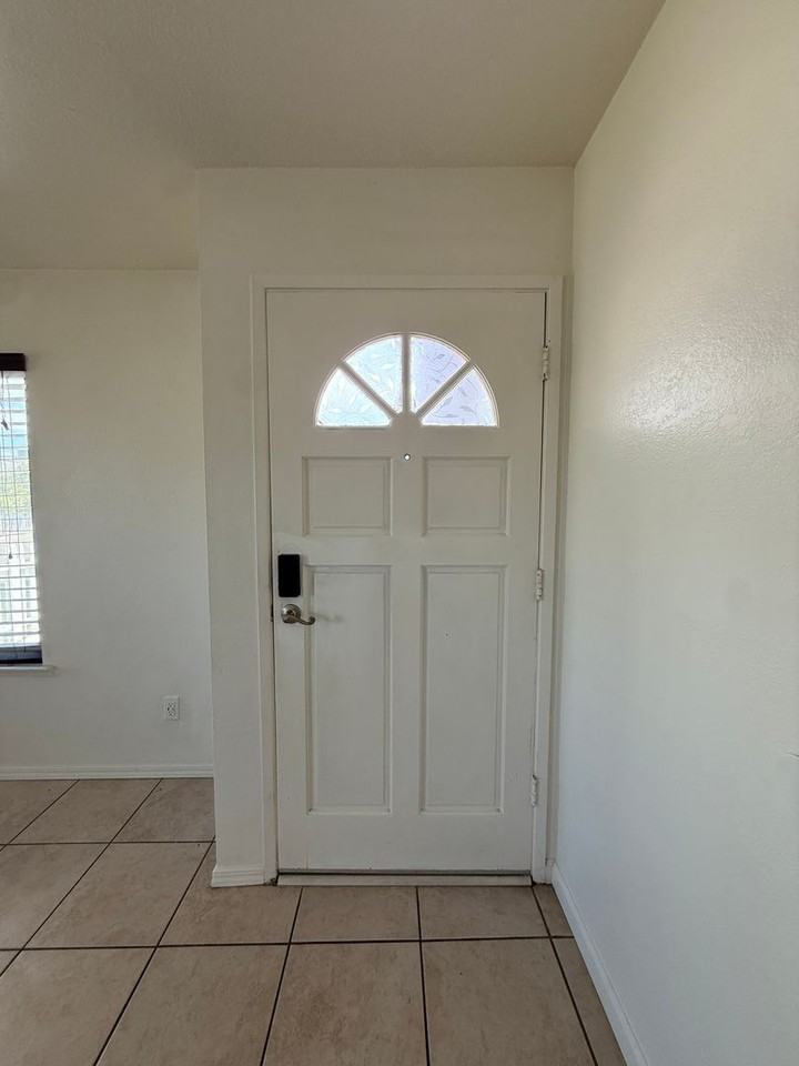 1623 Point Lobos Ln - Photo 6 of 33