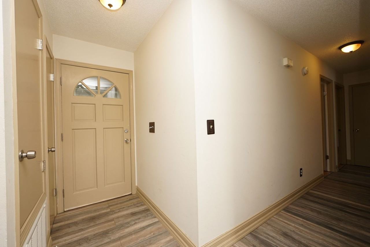 504 Miller Ln - Photo 7 of 44