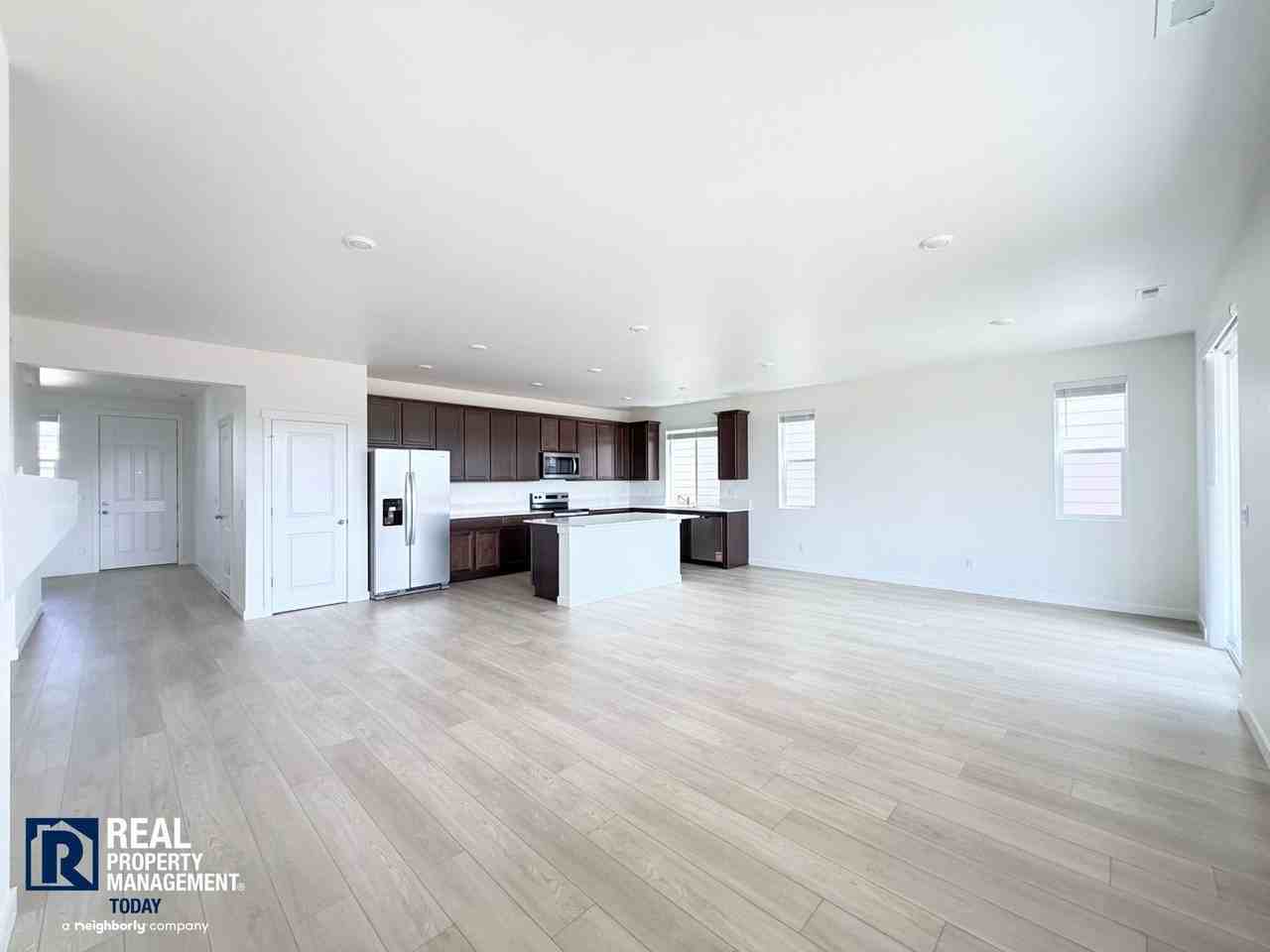13616 185th Street Ct E - Photo 3 of 28
