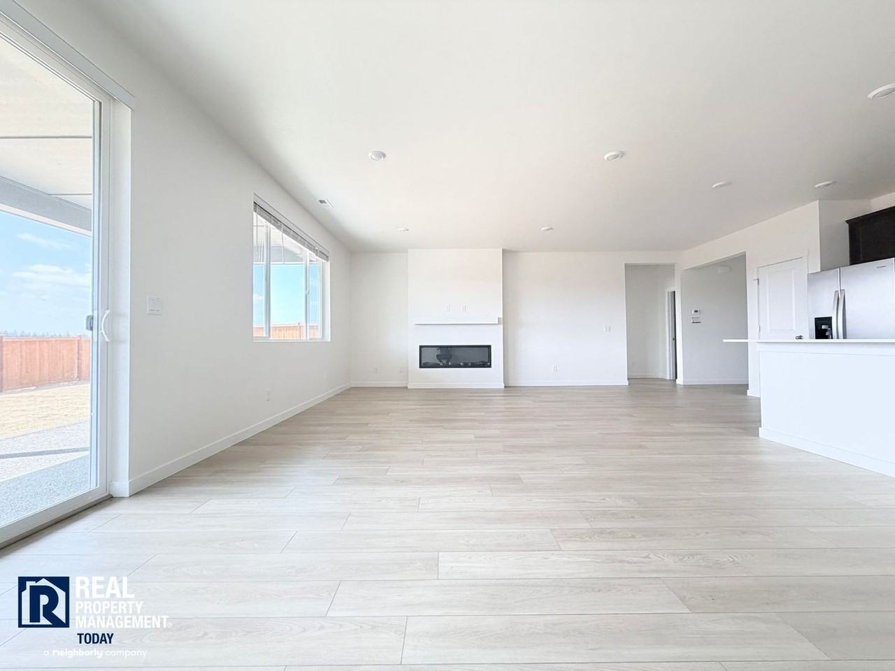 13616 185th Street Ct E - Photo 4 of 28