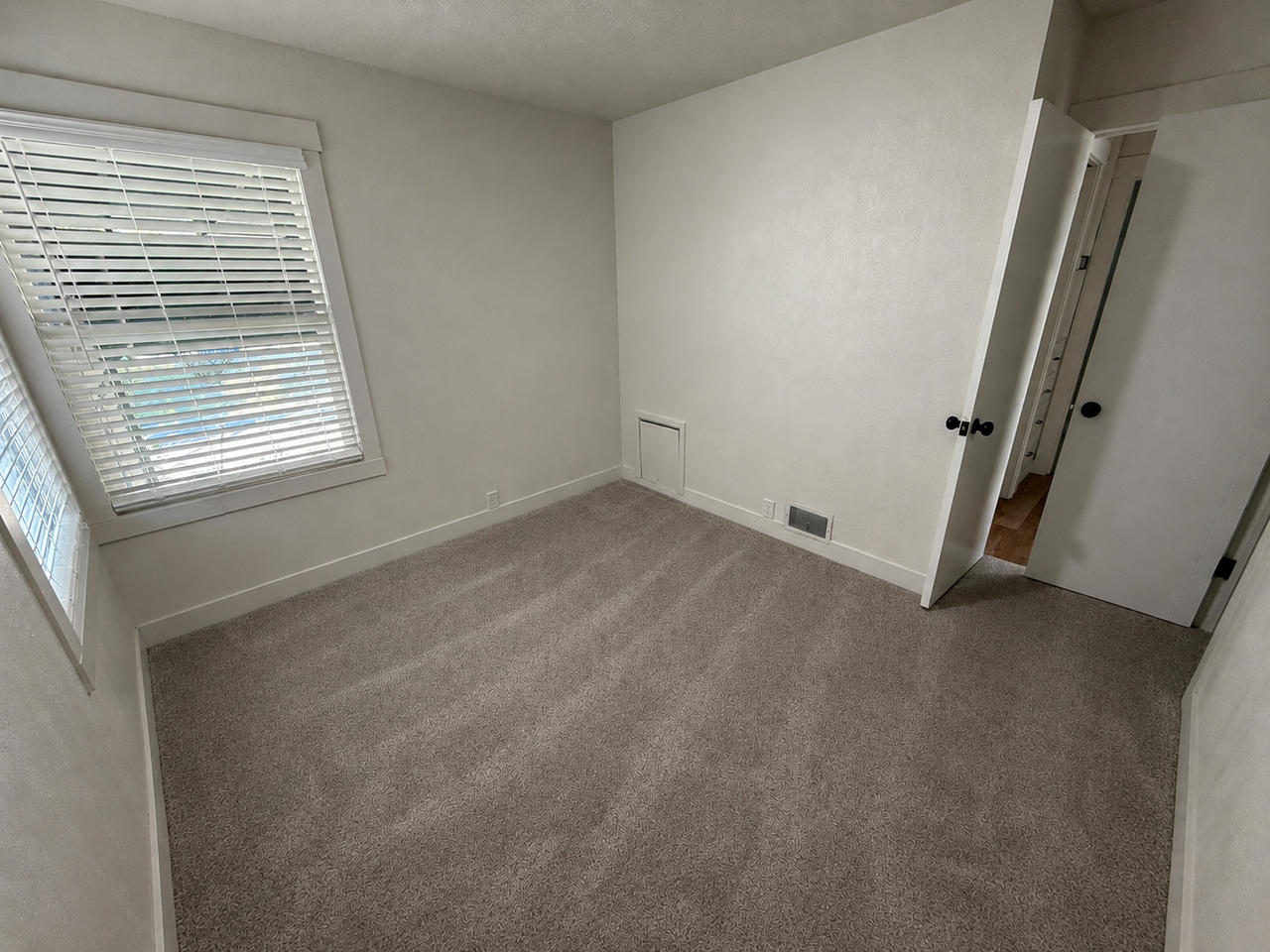160 E 300 N - Photo 6 of 15
