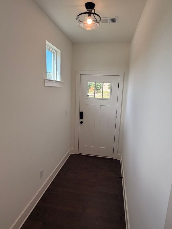 2221 Flying Spur Dr - Photo 2 of 23