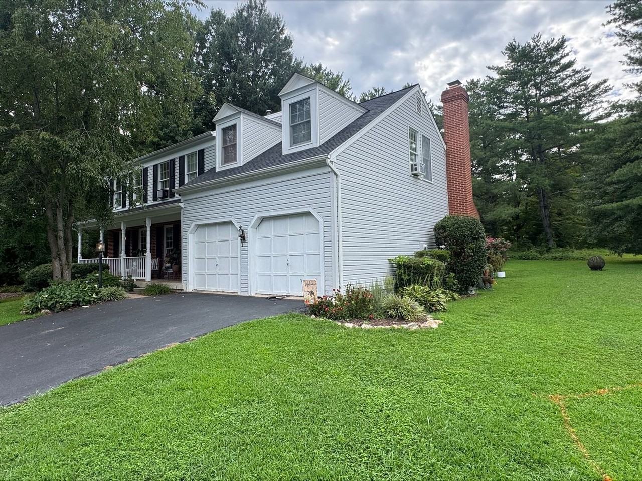 10 Oakbrook Ct - Photo 3 of 3