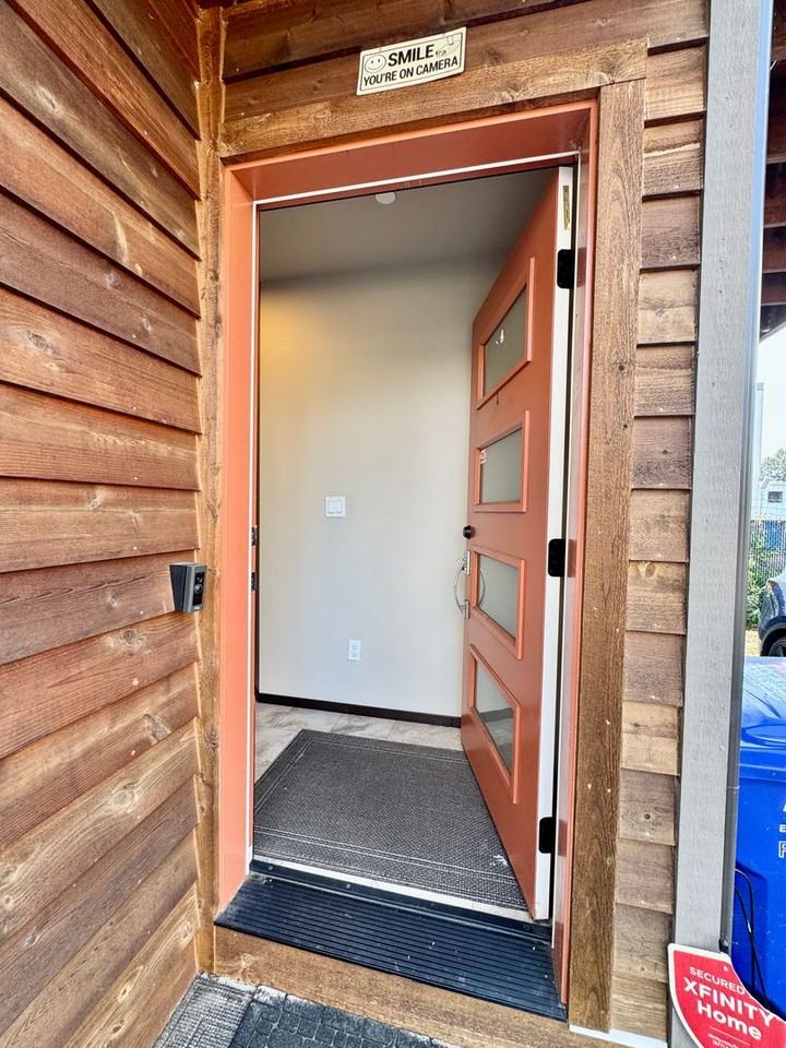 733 106th Pl Sw - Photo 2 of 26