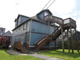 featured image of 812 W 1st St