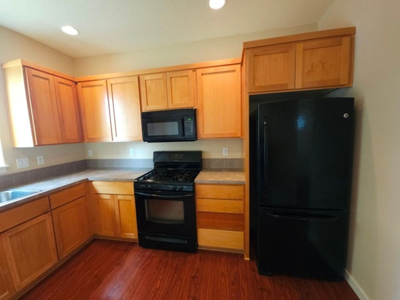 662 Rosemary Way - Photo 2 of 26