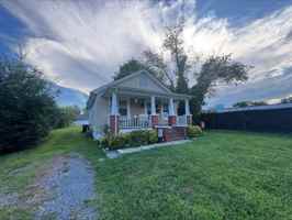 featured image of 102 Hillcrest Dr