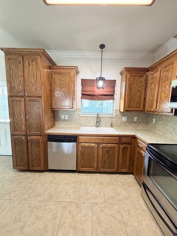 40325 Coldwater Landing Ave - Photo 5 of 21