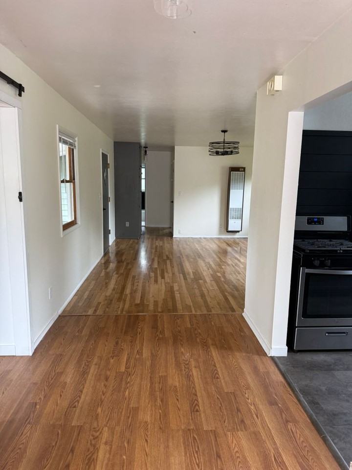 3035 Pioneer Dr - Photo 5 of 23