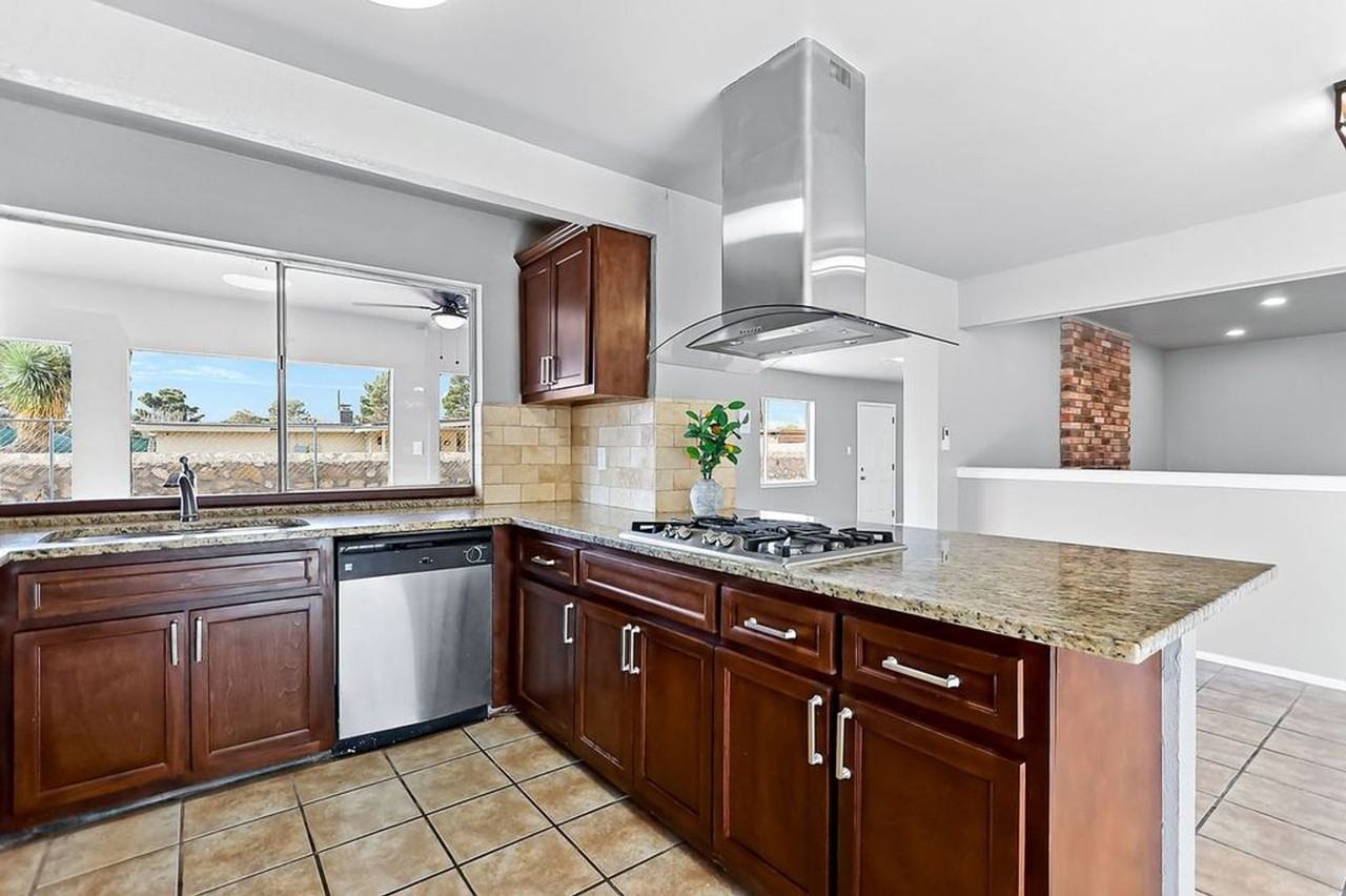 17001 Darrington Rd - Photo 3 of 50