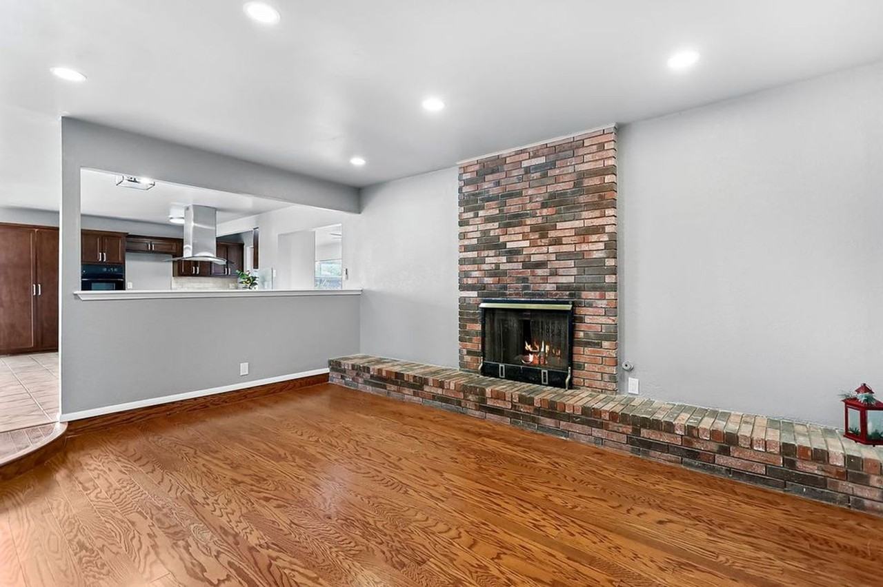 17001 Darrington Rd - Photo 4 of 50