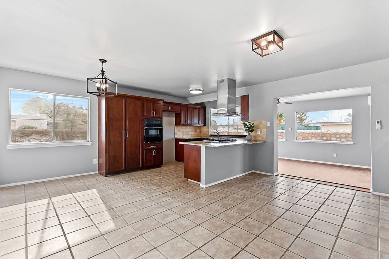 17001 Darrington Rd - Photo 5 of 50