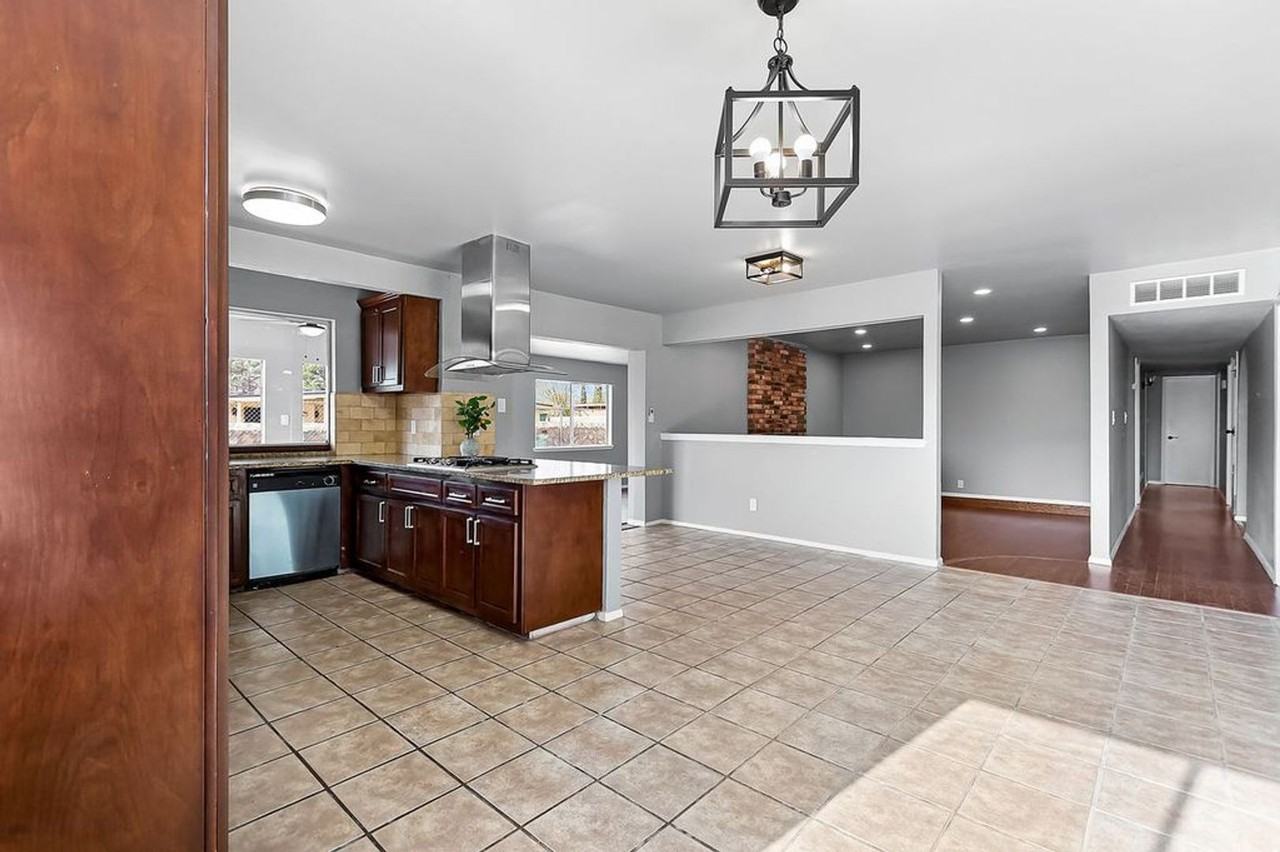 17001 Darrington Rd - Photo 7 of 50