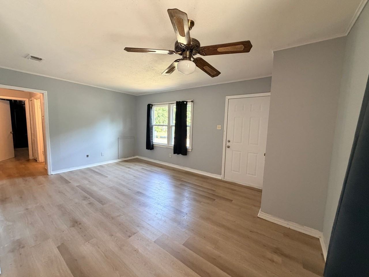 224 Virginia Ave - Photo 3 of 17