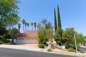 featured image of 4041 Alonzo Ave