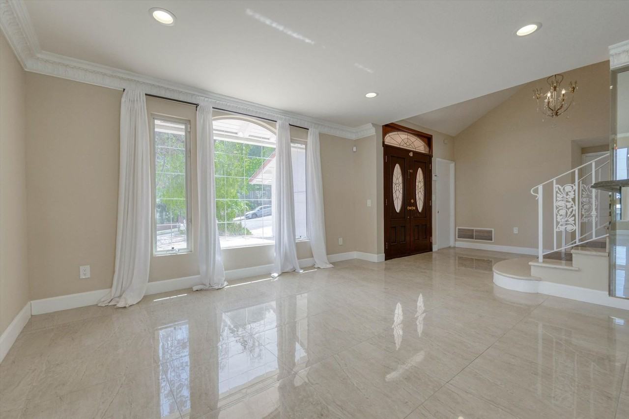 4041 Alonzo Ave - Photo 5 of 26