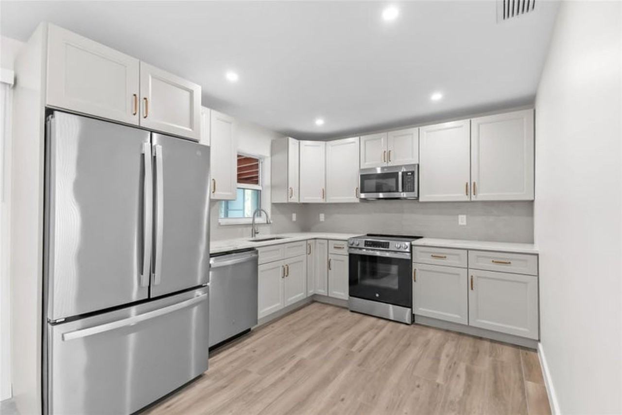 908 Lighthouse Dr - Photo 2 of 16