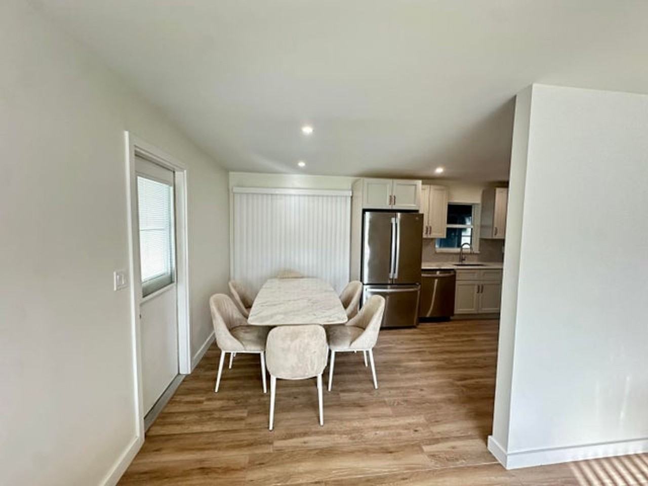 908 Lighthouse Dr - Photo 3 of 16