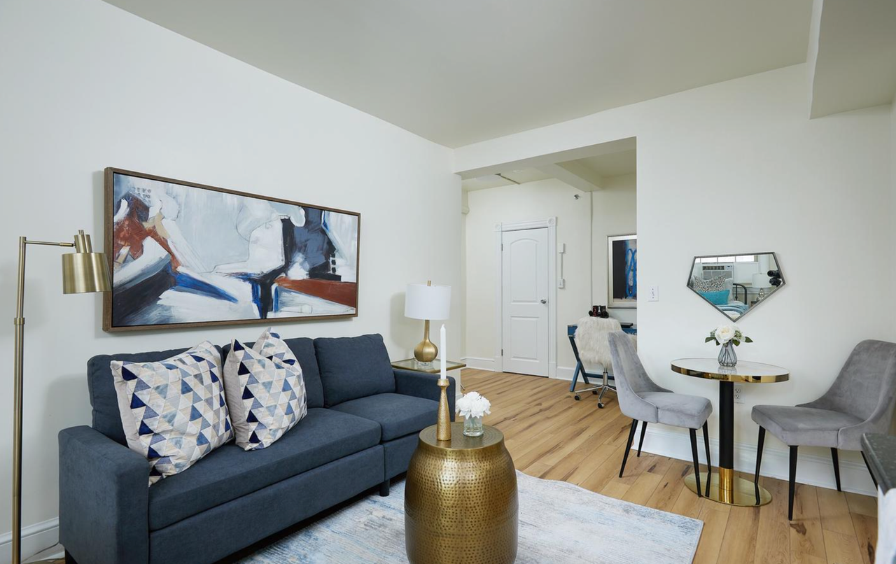 1415 Girard St Nw #102 - Photo 3 of 6