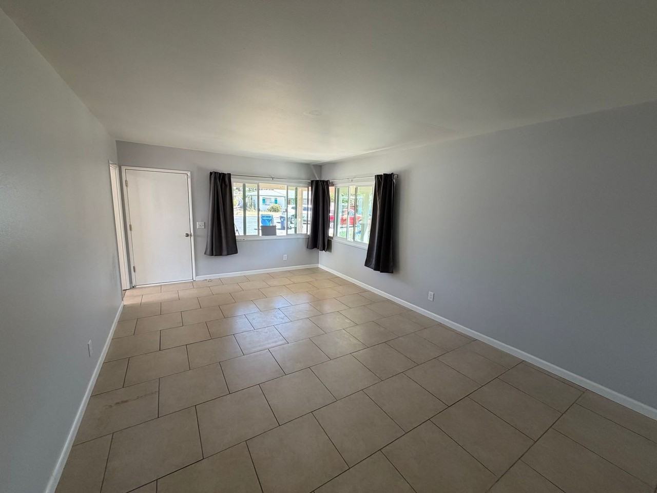 329 S Scott Dr - Photo 5 of 10