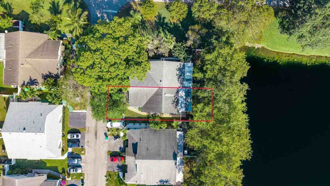 11110 Sw 9th Pl - Photo 4 of 30