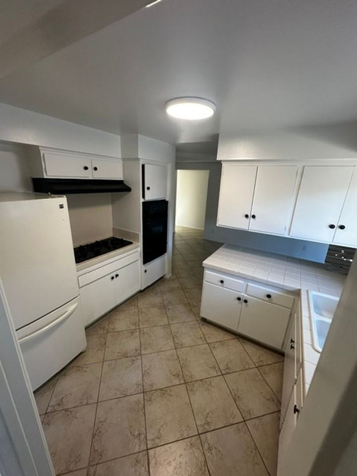 7275 Coolidge St - Photo 4 of 22