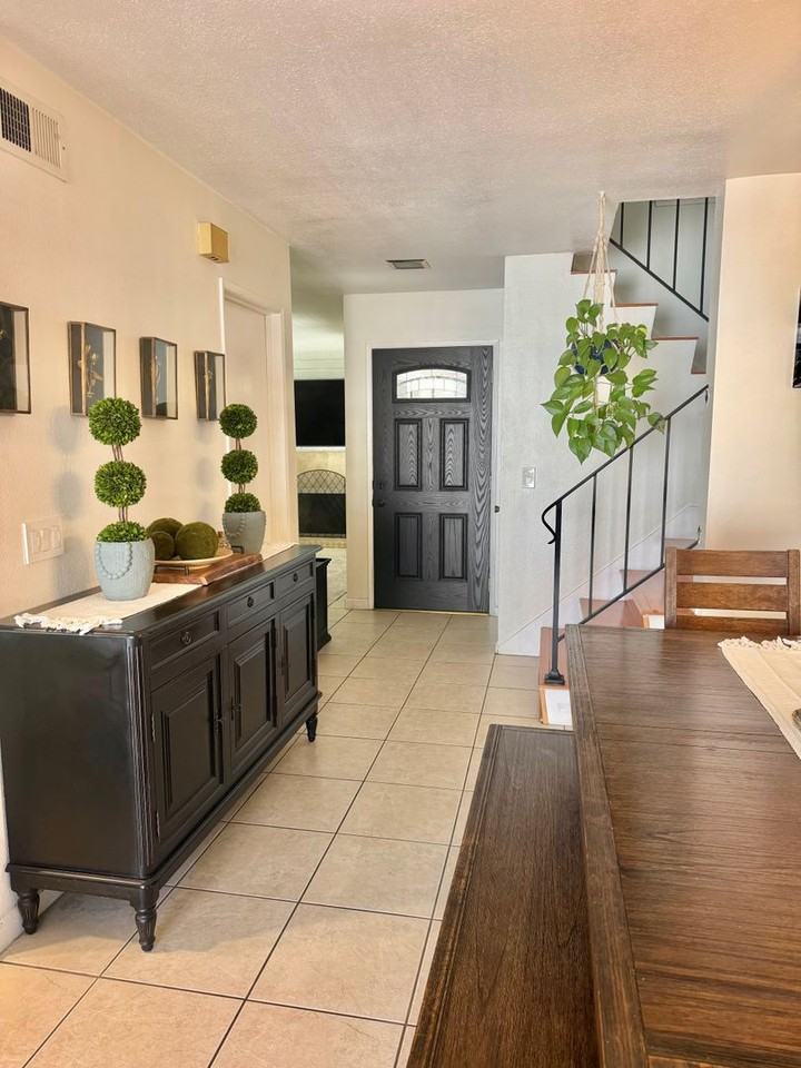 12944 Newhope St - Photo 4 of 20