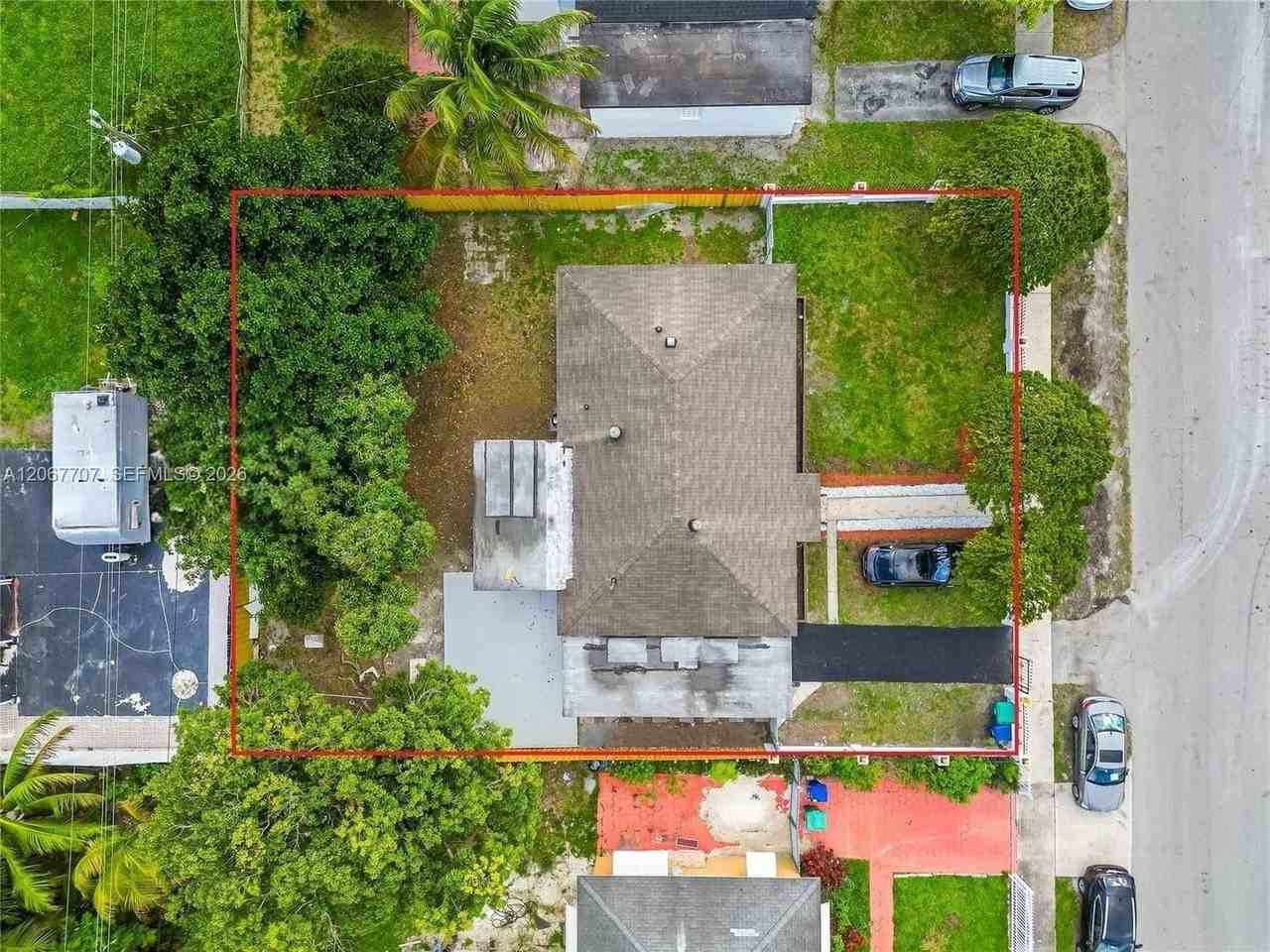 18011 Nw 6th Pl - Photo 2 of 22