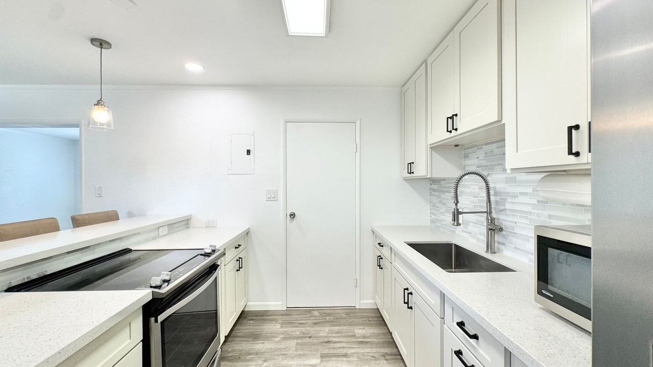 98-801 Noelani St #83 - Photo 4 of 34